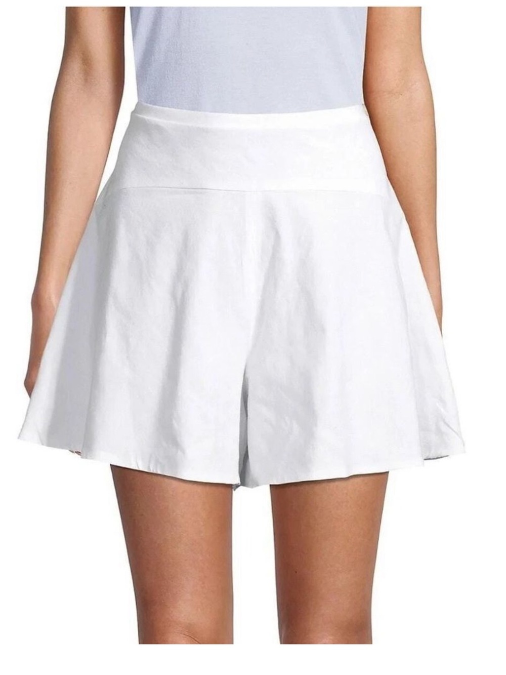 NWOT Vince Linen blend Flounce Shorts. Size 0
